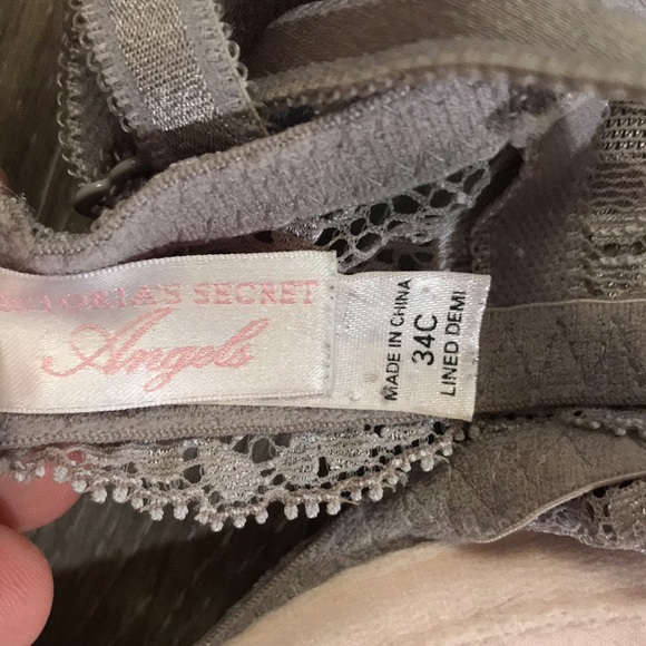 Victoria’s Secret Bras - Picture 5 of 7